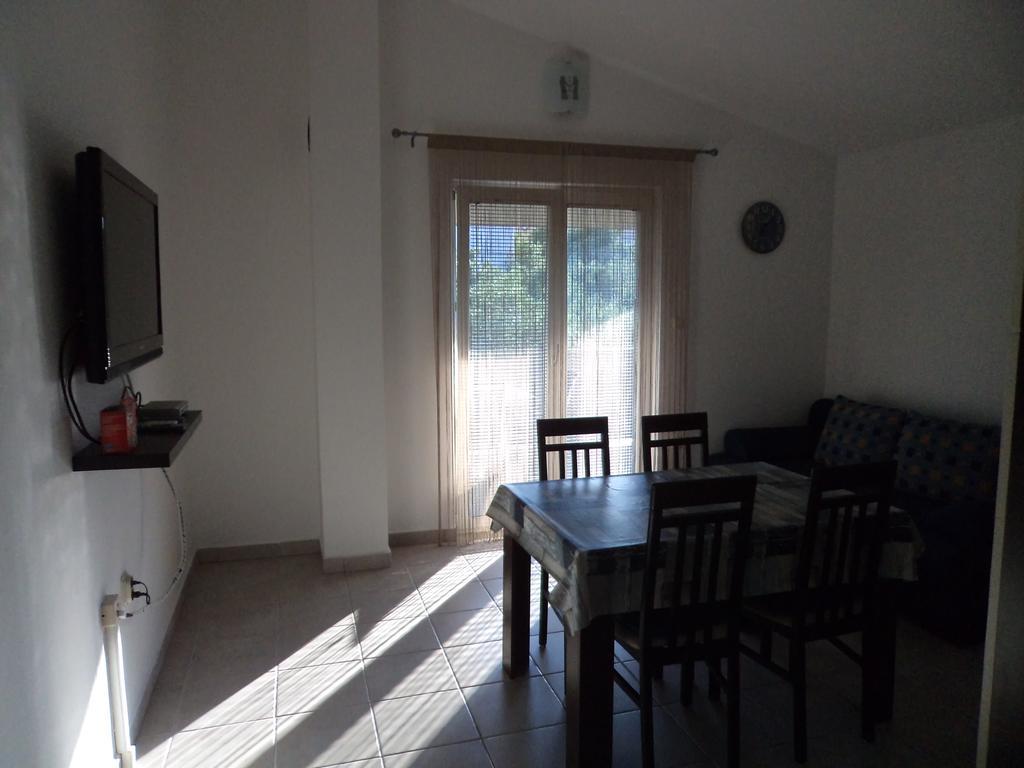 Apartment Nevena ベティナ エクステリア 写真